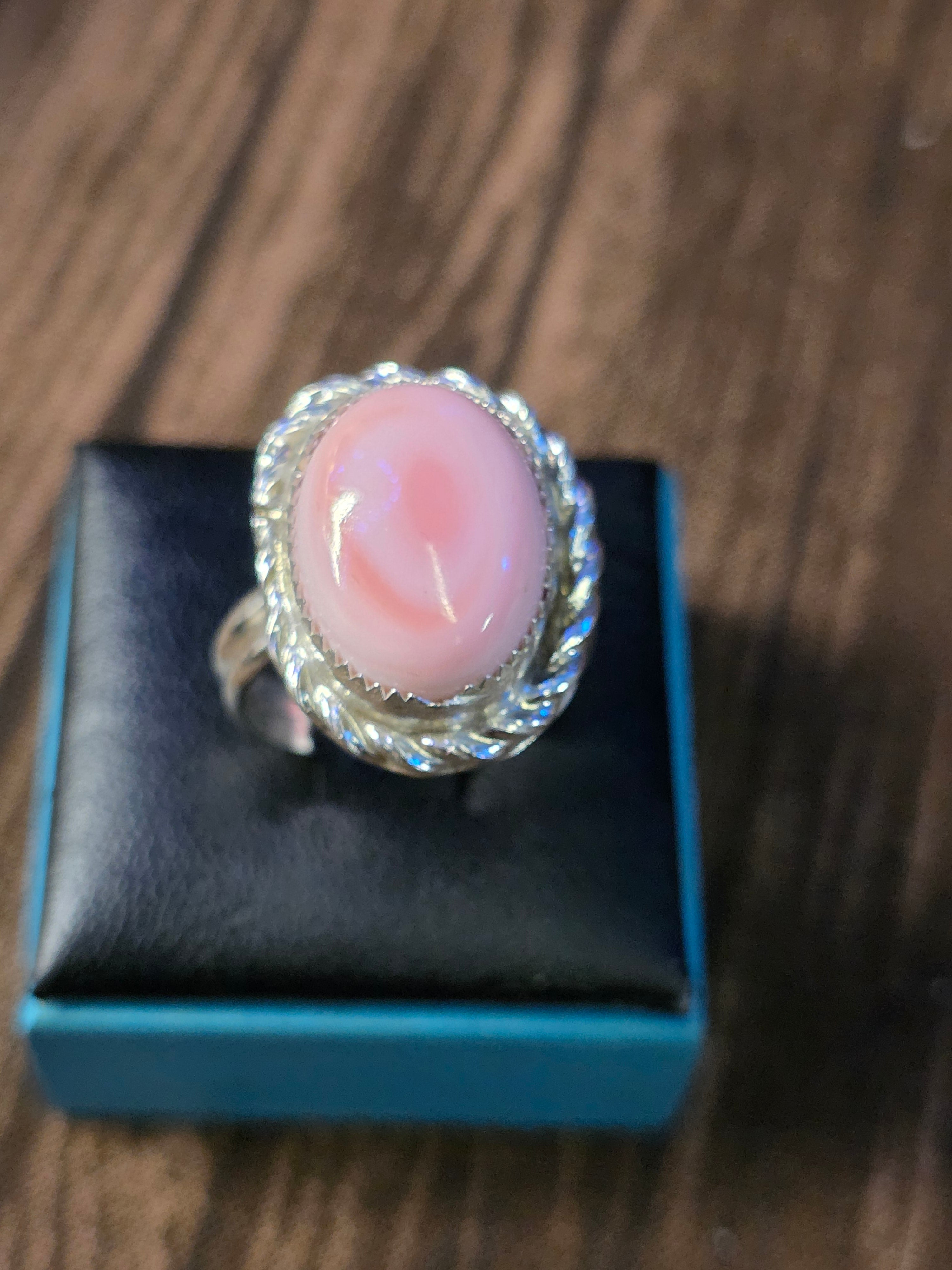 PINK CONCH SHELL RING SIZE 7 1/2