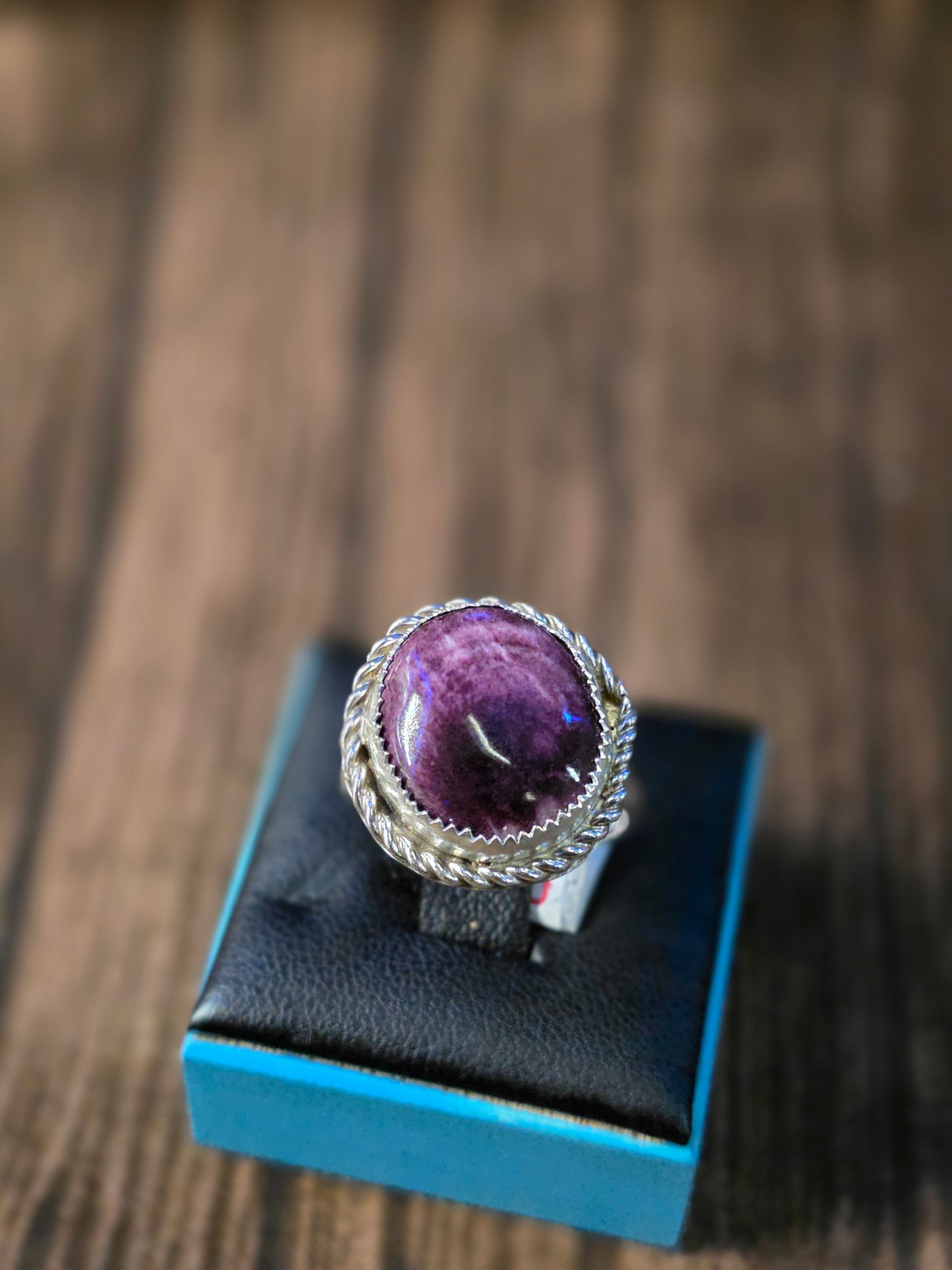 PURPLE SPINY OYSTER RING SIZE 8 1/2