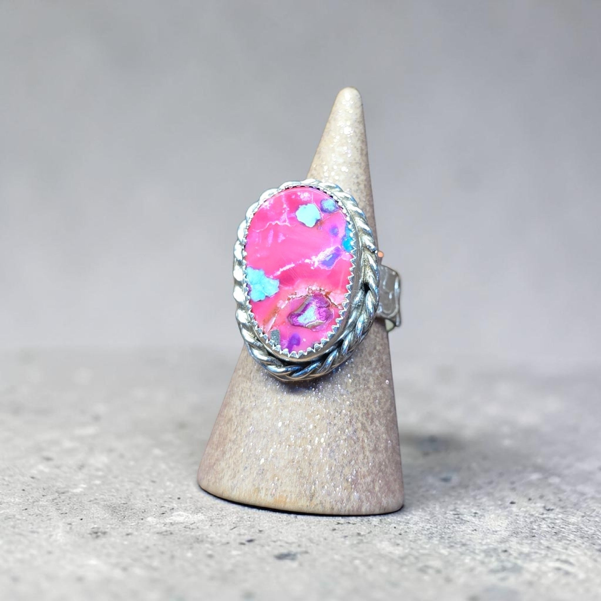 HOT PINK DAHLIA WITH BAND DETAIL SIZE 8